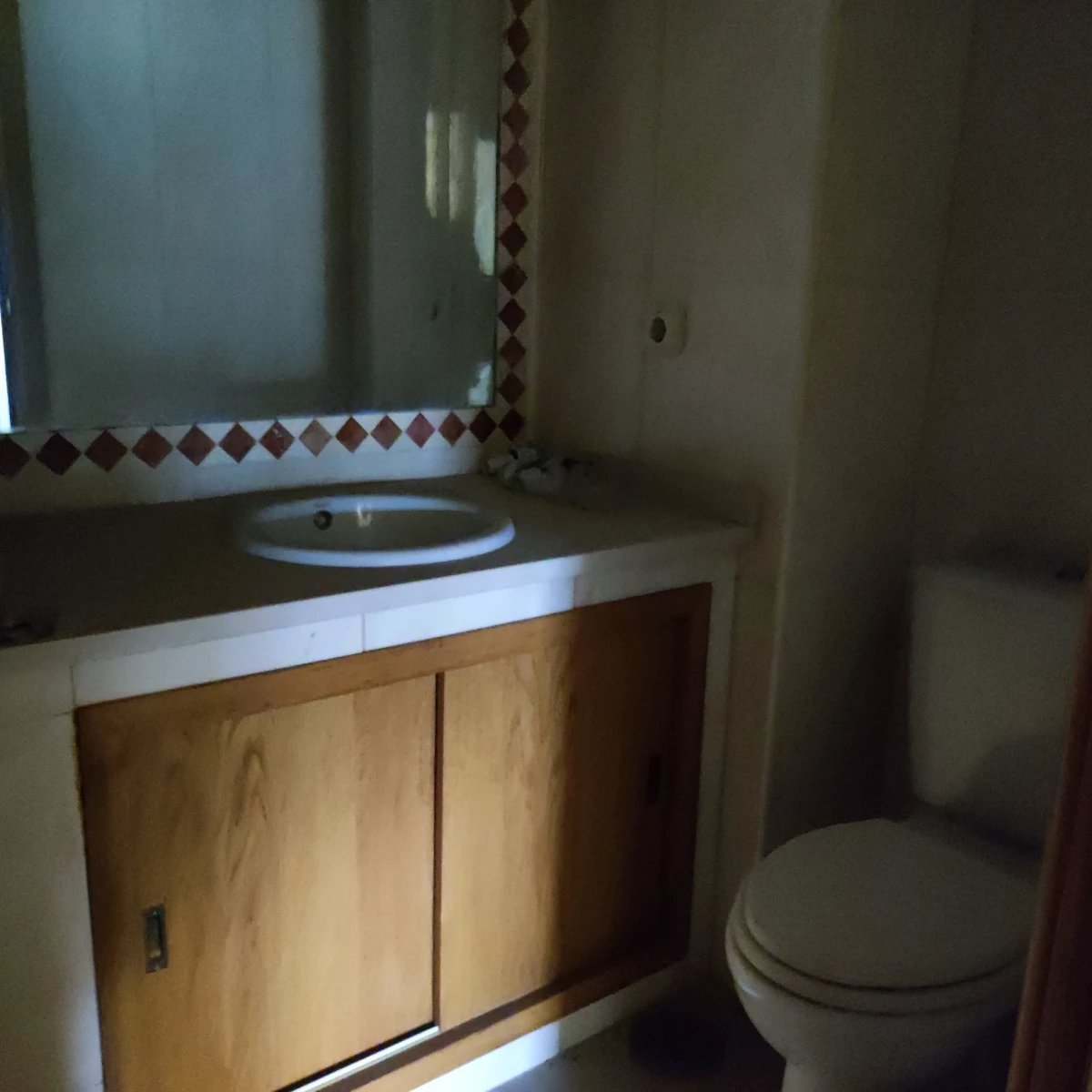 GR Negócios Imobiliários - Apartamento T3 Nunca habitado
T3 com 149m2 de área útil, garagem fechada e arrumos
Urbanização Quinta do Areeiro