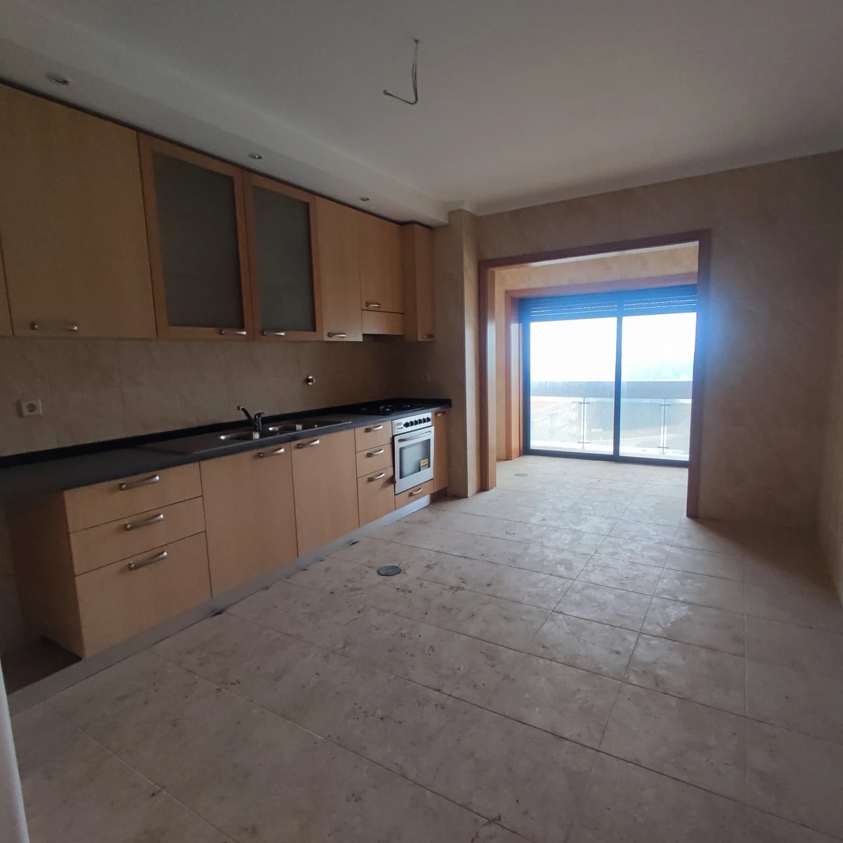 GR Negócios Imobiliários - Apartamento T3 Nunca habitado
T3 com 149m2 de área útil, garagem fechada e arrumos
Urbanização Quinta do Areeiro