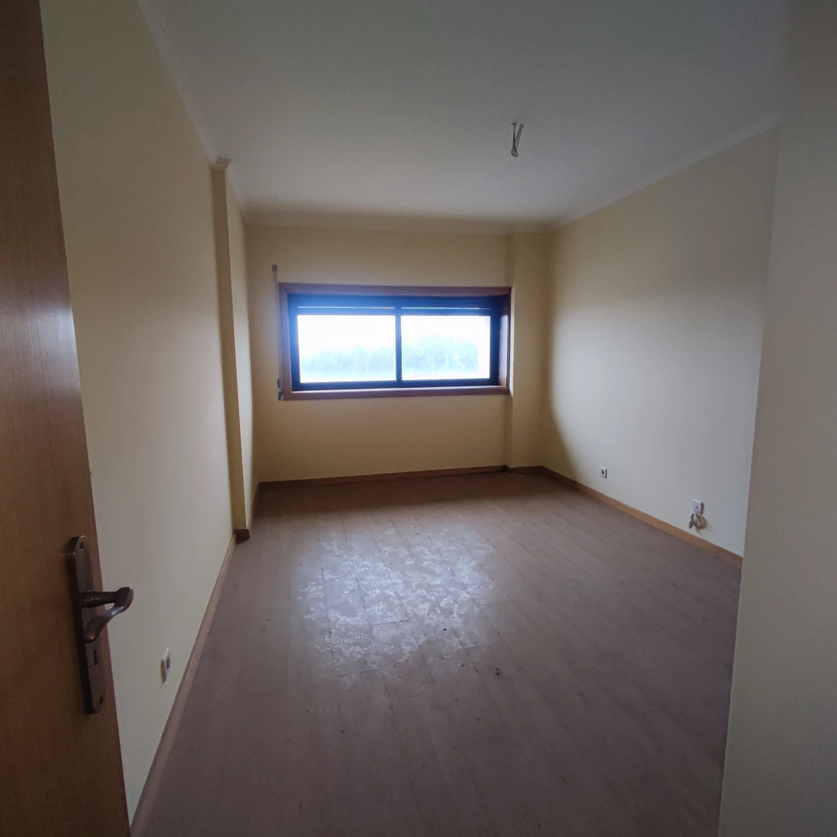 GR Negócios Imobiliários - Apartamento T3 Nunca habitado
T3 com 149m2 de área útil, garagem fechada e arrumos
Urbanização Quinta do Areeiro