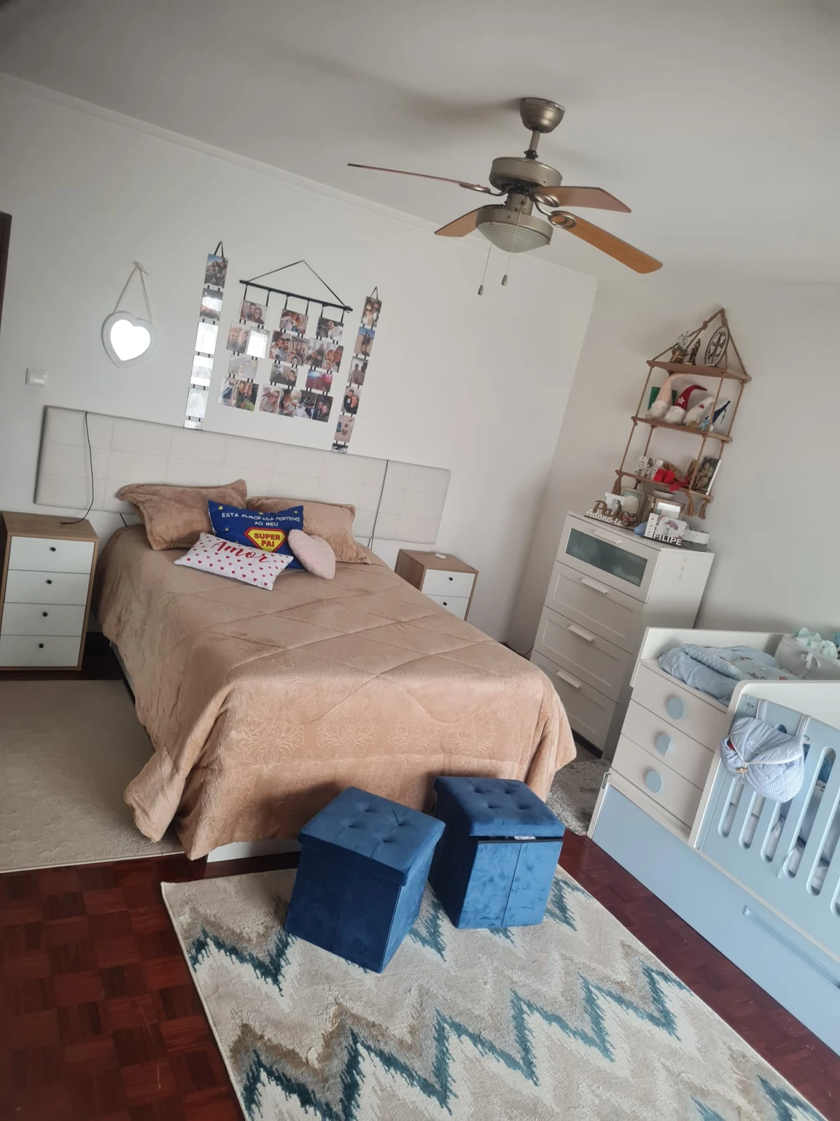 GR Negócios Imobiliários - Moradia V3 Moradia com andares de utilização independente e três acessos diferenciados; cave para garagem; rés do chão para comércio e andar para habitação. Logradouros separados individualmente e acessos automóveis/pedonais diferentes.