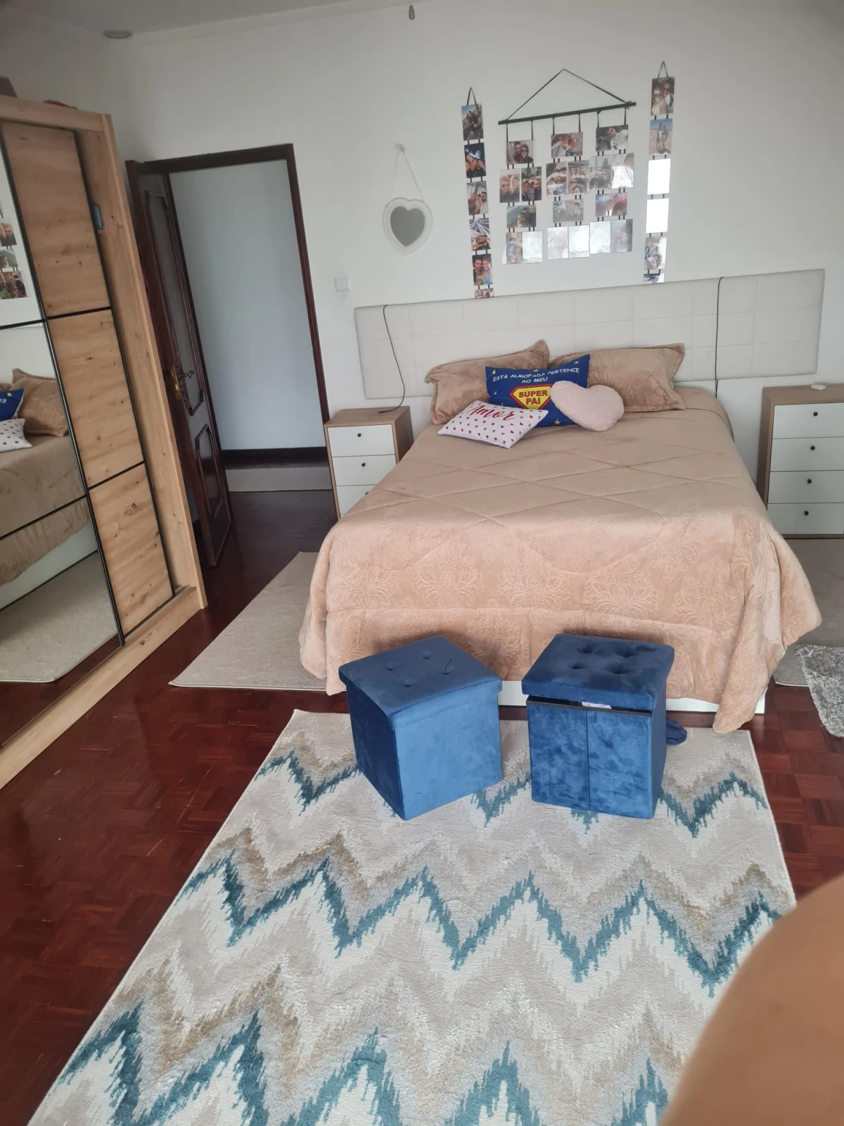 GR Negócios Imobiliários - Moradia V3 Moradia com andares de utilização independente e três acessos diferenciados; cave para garagem; rés do chão para comércio e andar para habitação. Logradouros separados individualmente e acessos automóveis/pedonais diferentes.