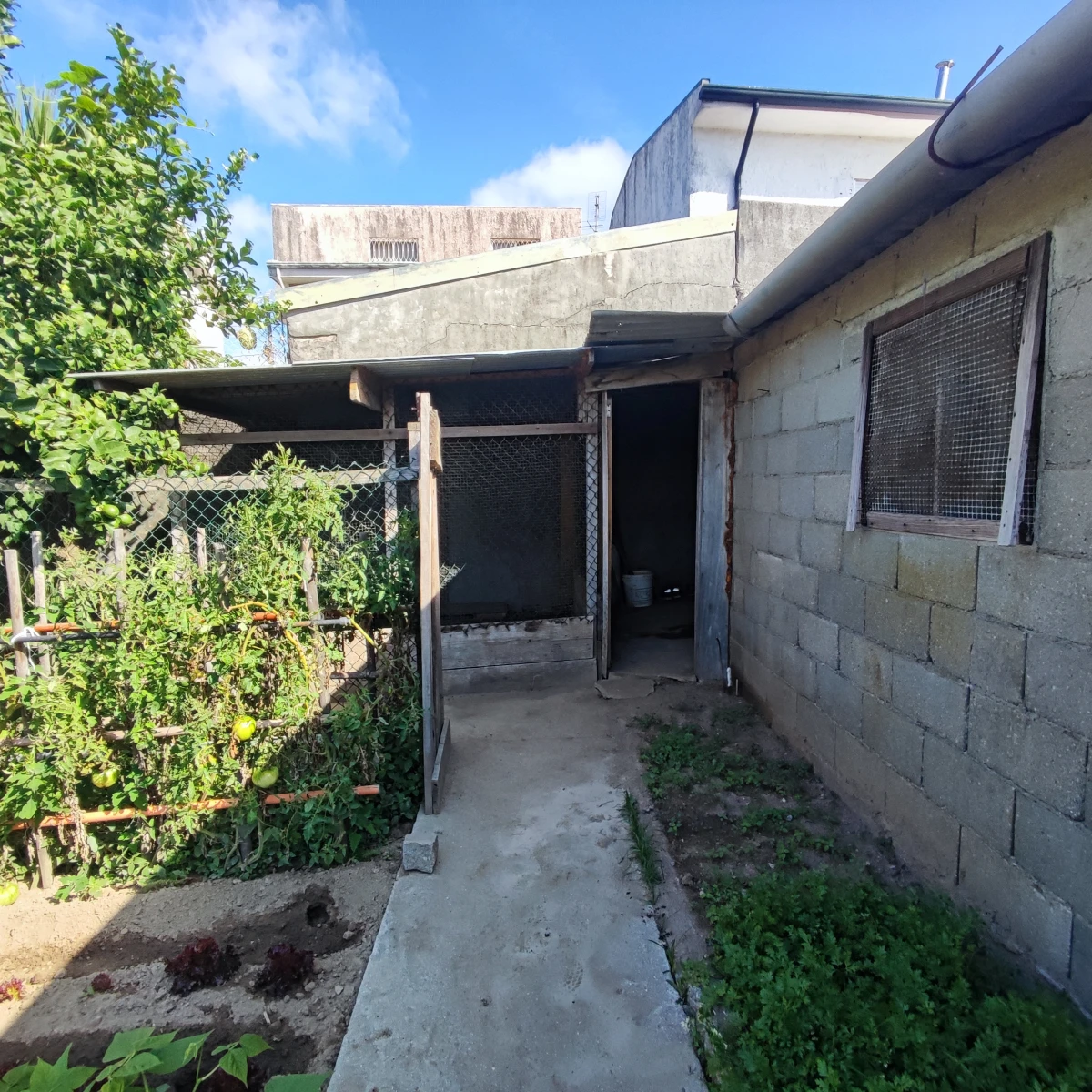 GR Negócios Imobiliários - terreno para novo projeto Canelas, Gaia terreno com casinha e capacidade construtiva para moradia de 170m2 (ABC e AI); 
zona calma e sossegada com muita privacidade e acesso privilegiado  ao centro;