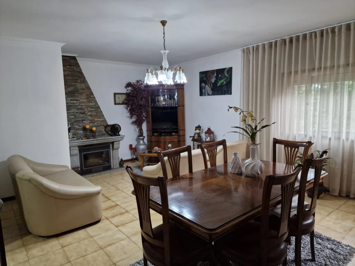 GR Negócios Imobiliários - Apartamento T3 T3 equipado com garagem fechada GR Negócios Imobiliários - Apartamento T3 T3 equipado com garagem fechada
